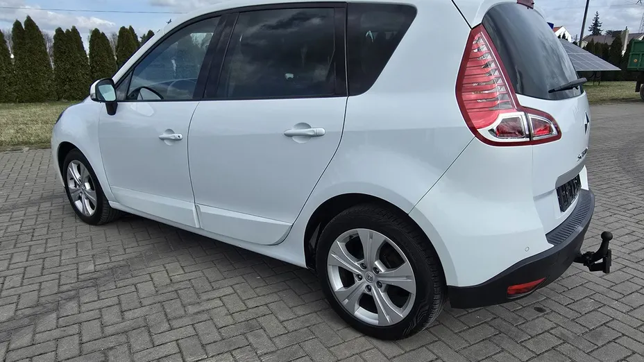 RENAULT Scenic -