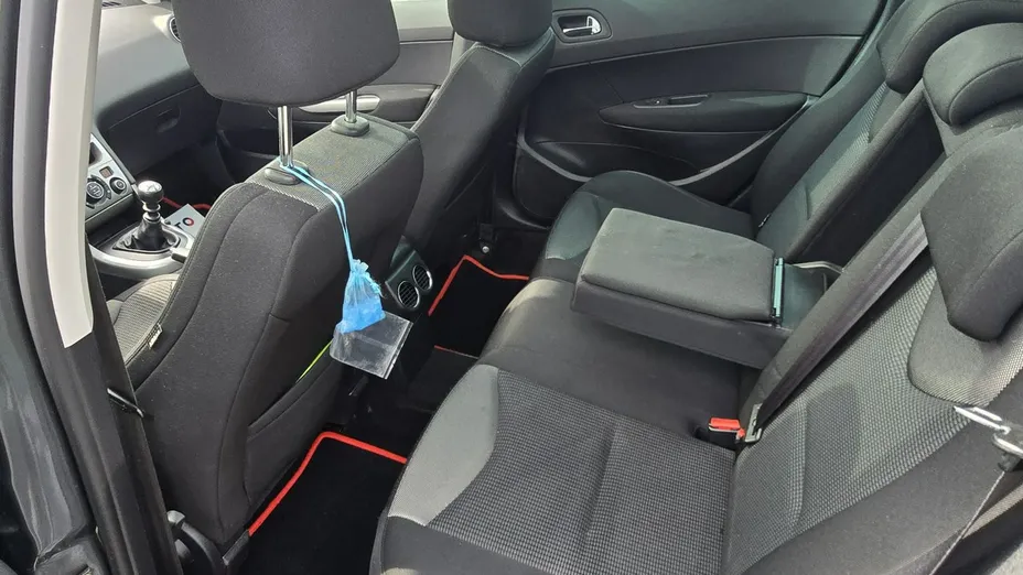 PEUGEOT 308 -