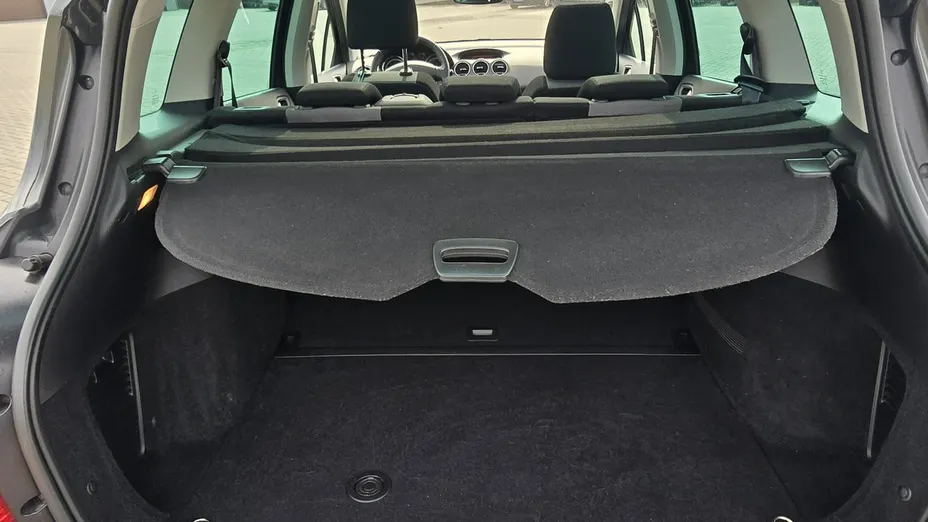PEUGEOT 308 -