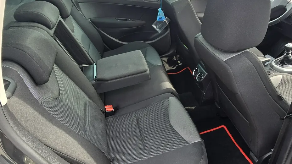 PEUGEOT 308 -