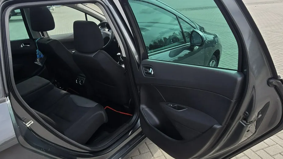 PEUGEOT 308 -