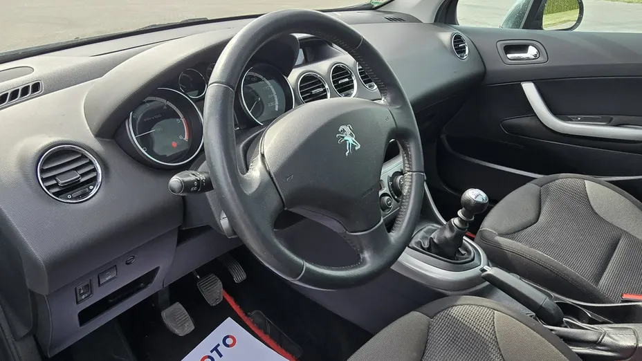 PEUGEOT 308 -