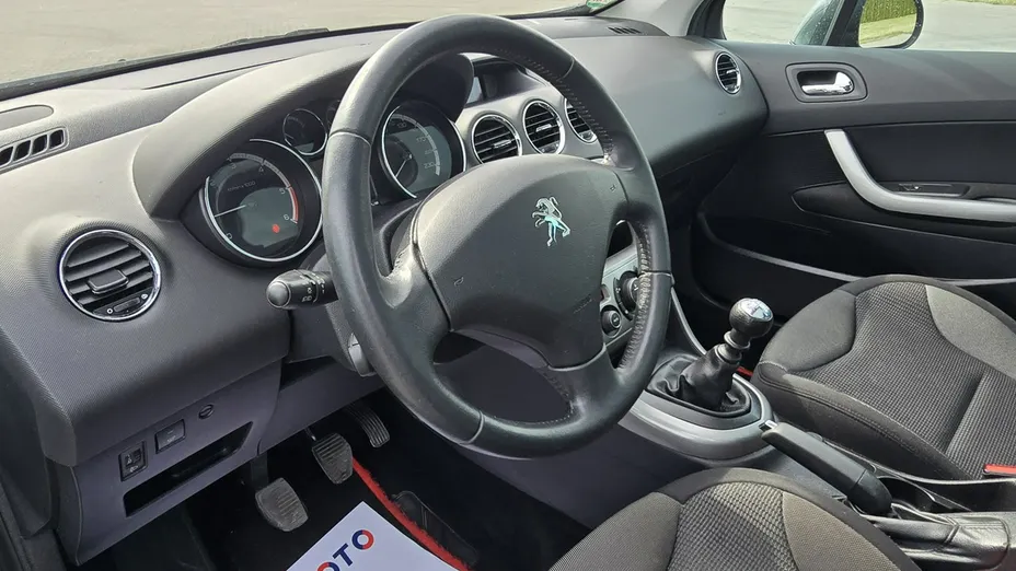 PEUGEOT 308 -