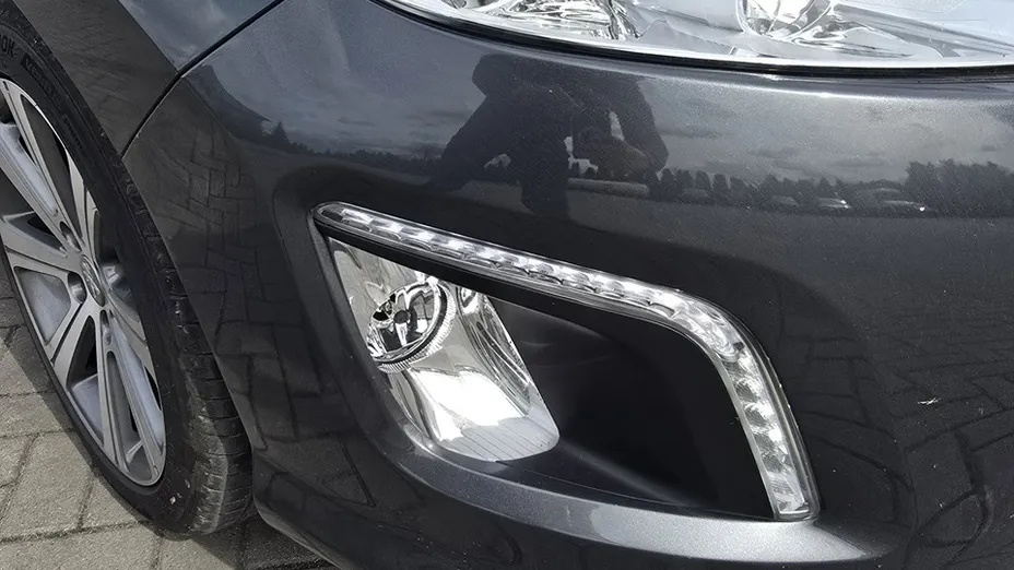 PEUGEOT 308 -