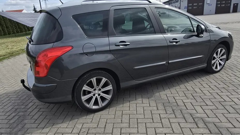 PEUGEOT 308 -