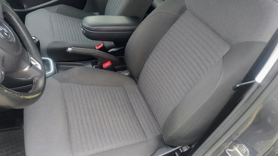 VOLKSWAGEN Polo -