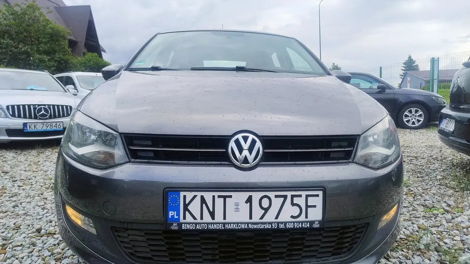 VOLKSWAGEN Polo -
