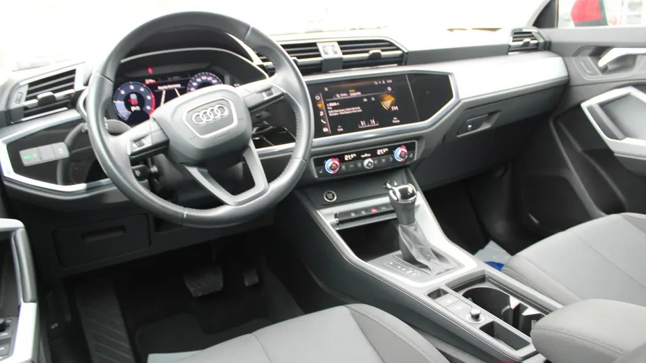AUDI Q3 -