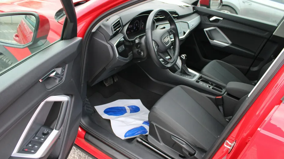 AUDI Q3 -