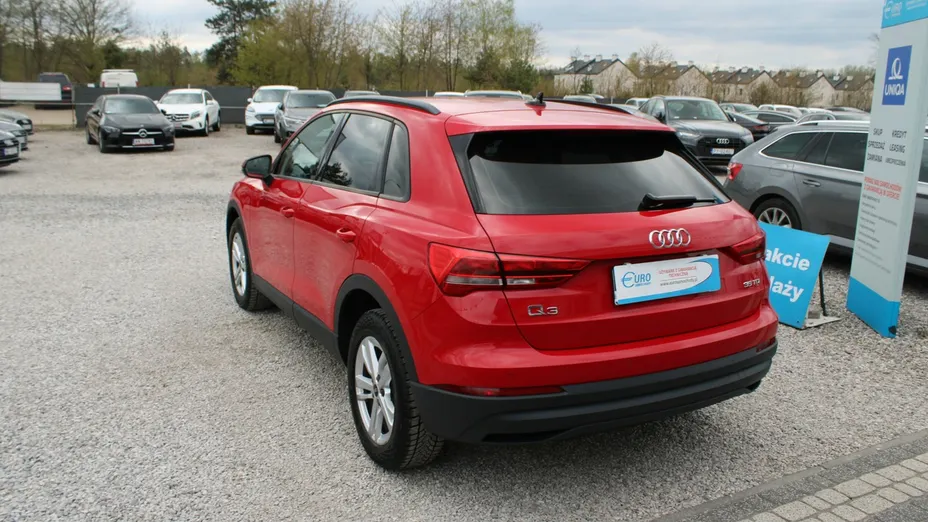 AUDI Q3 -
