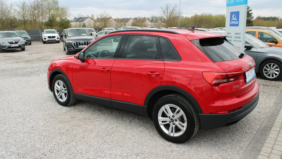 AUDI Q3 -