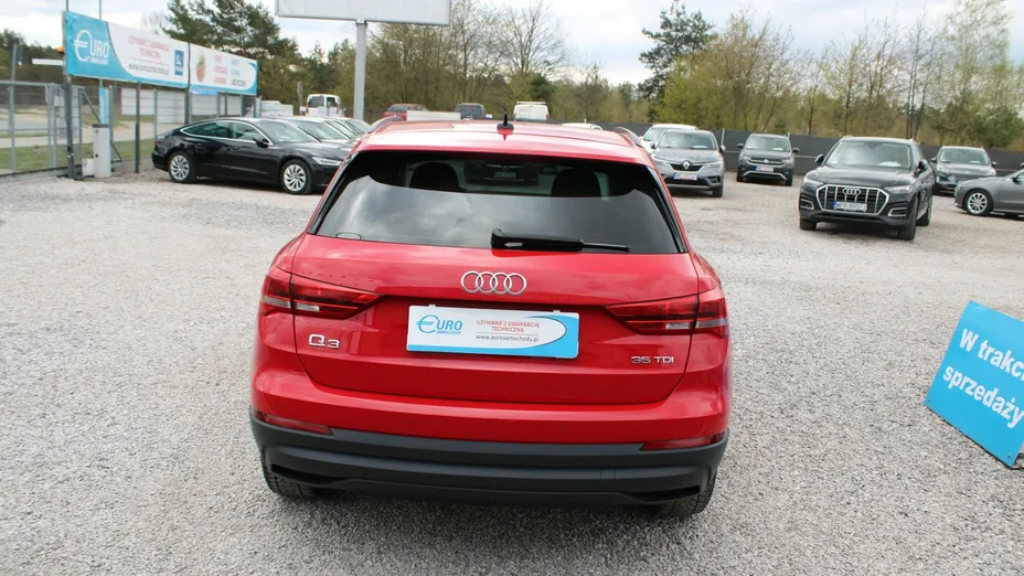 AUDI Q3 -