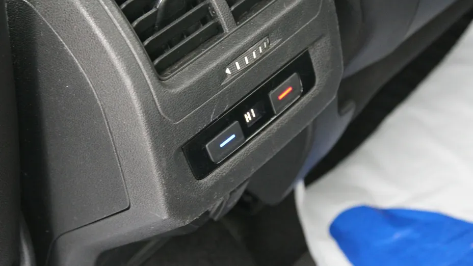 VOLKSWAGEN Touran -