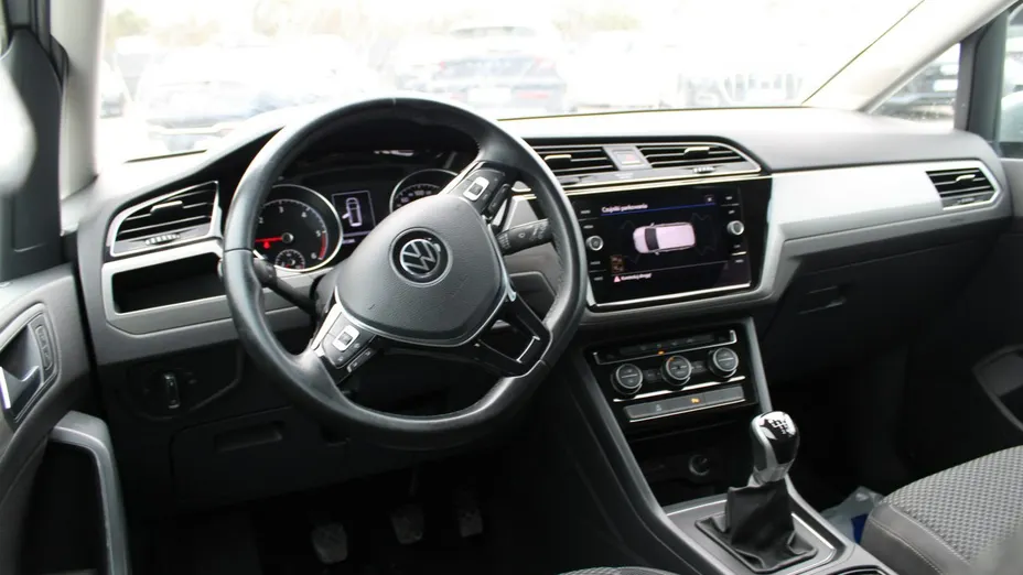 VOLKSWAGEN Touran -