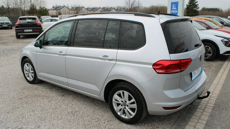 VOLKSWAGEN Touran -