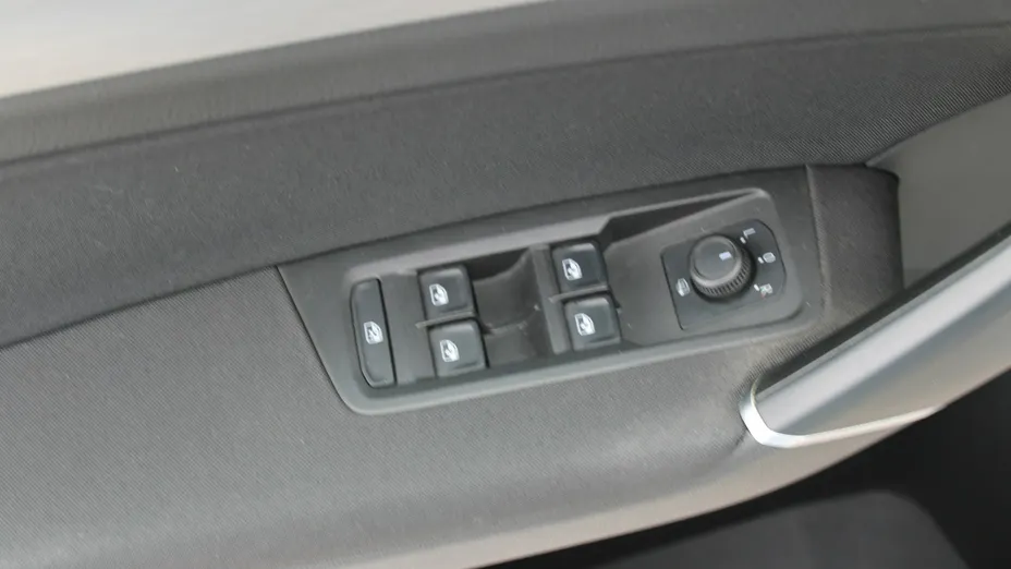 VOLKSWAGEN Touran -