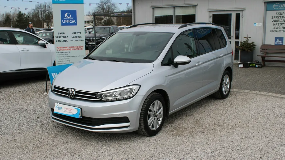 VOLKSWAGEN Touran -