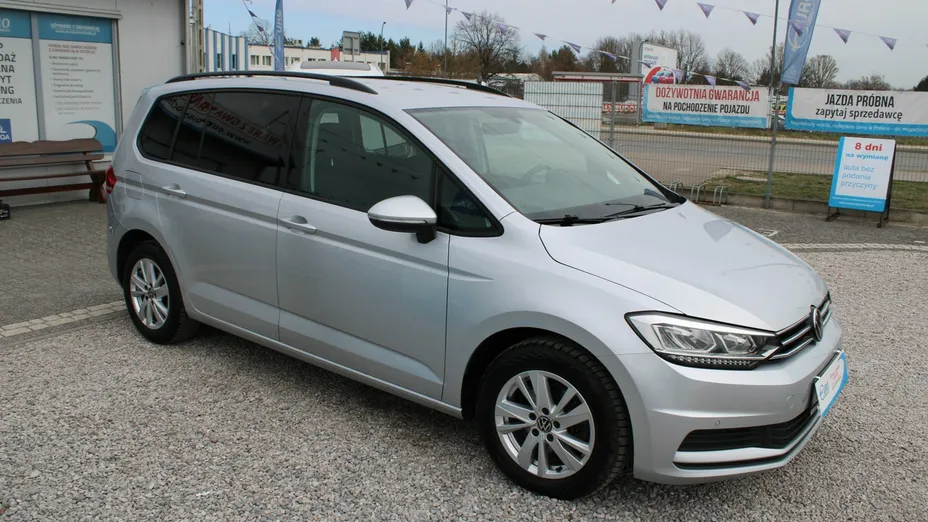 VOLKSWAGEN Touran -