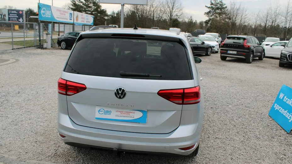 VOLKSWAGEN Touran -