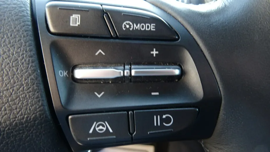 HYUNDAI i30 -