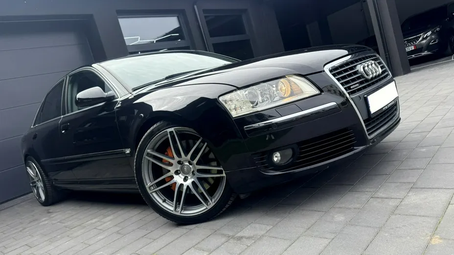 AUDI A8 -