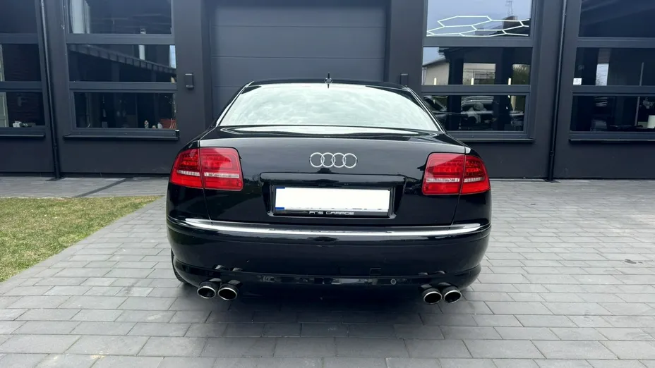 AUDI A8 -
