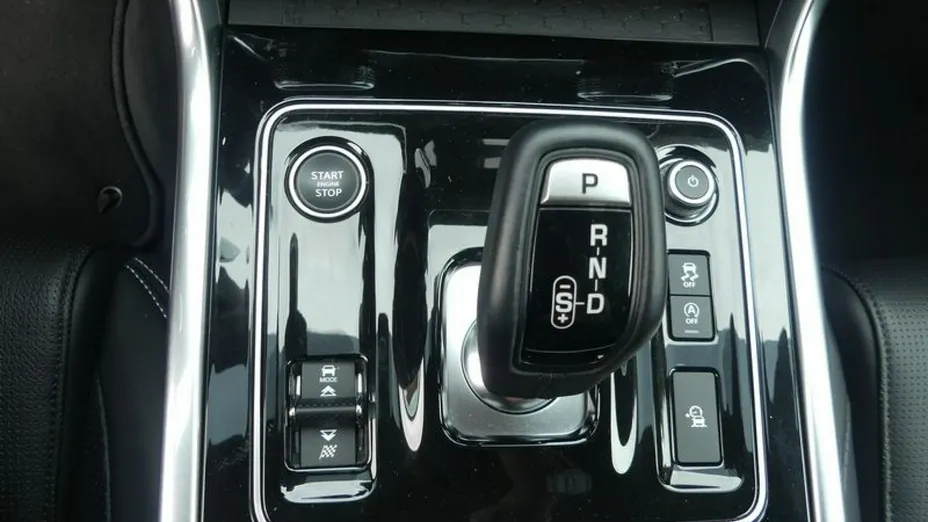 JAGUAR XE -