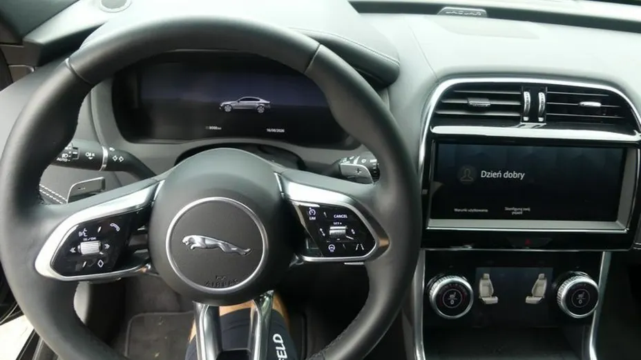 JAGUAR XE -