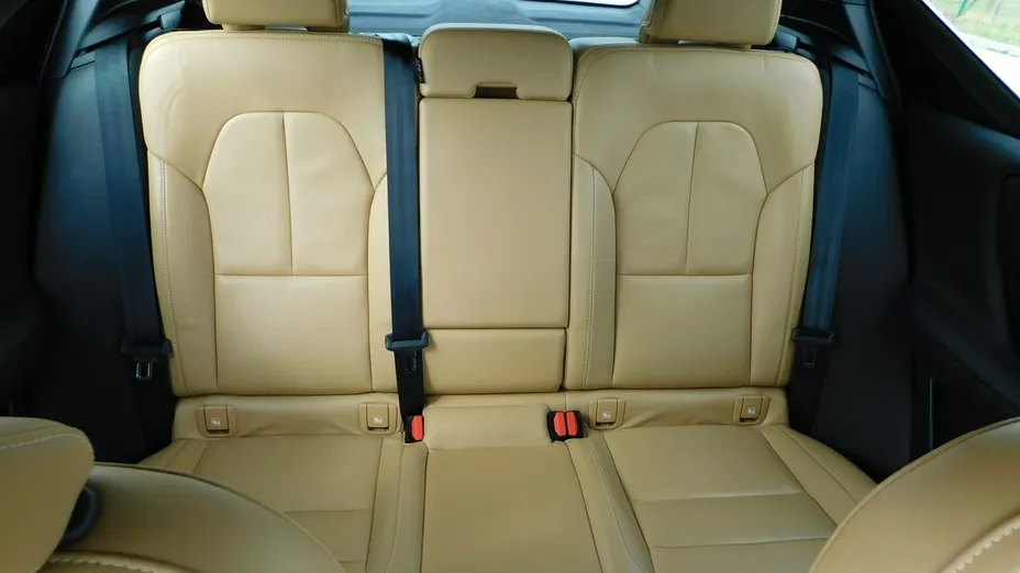 VOLVO XC40 -