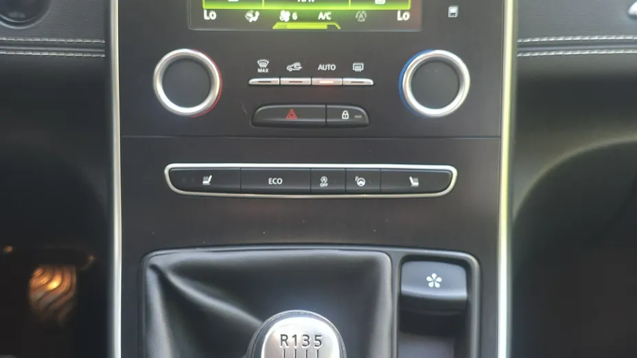 RENAULT Scenic -