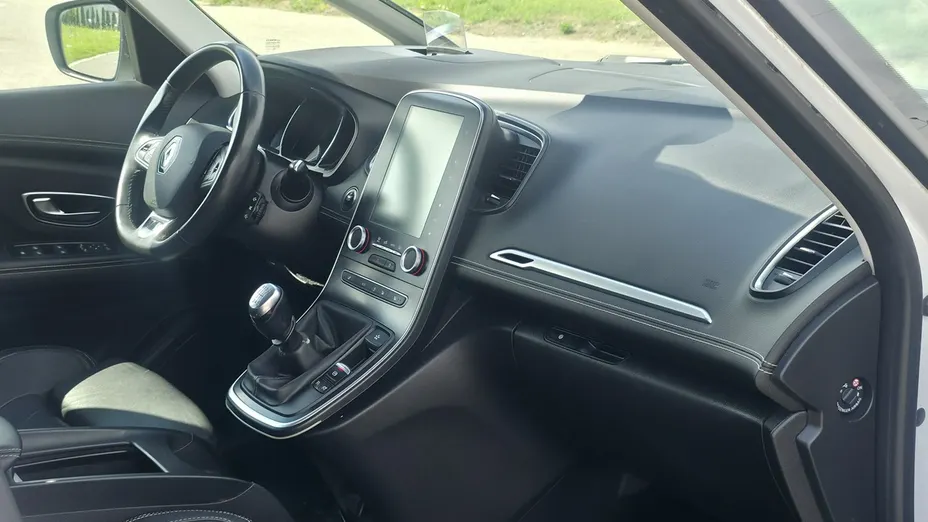 RENAULT Scenic -