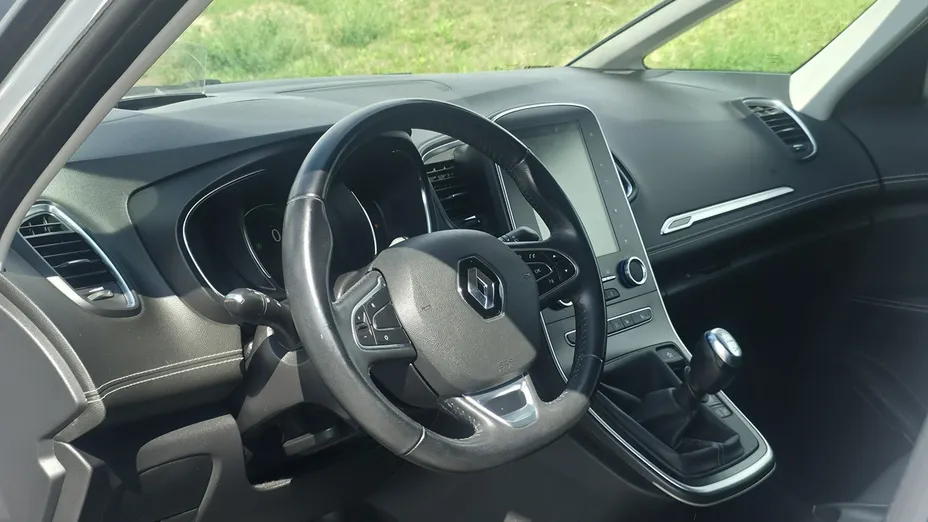RENAULT Scenic -