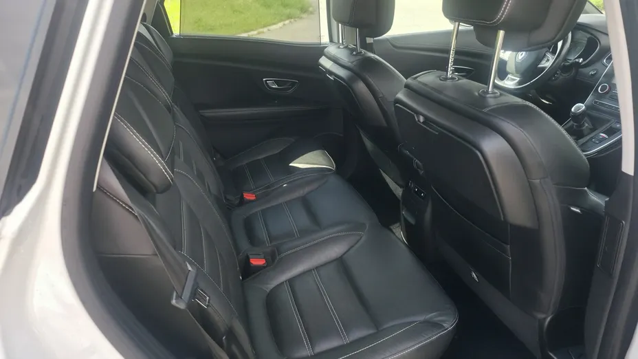 RENAULT Scenic -