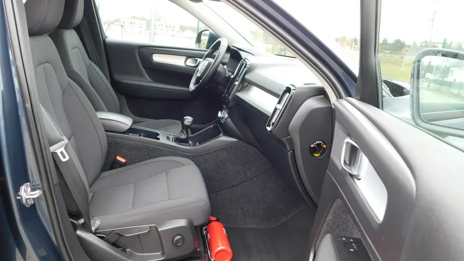 VOLVO XC40 -