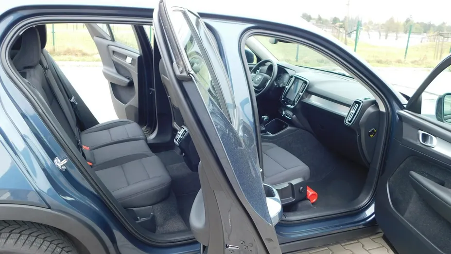 VOLVO XC40 -