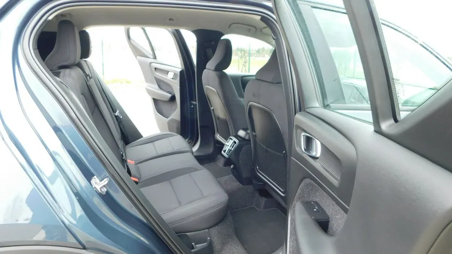 VOLVO XC40 -