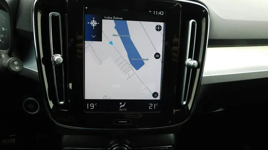 VOLVO XC40 -