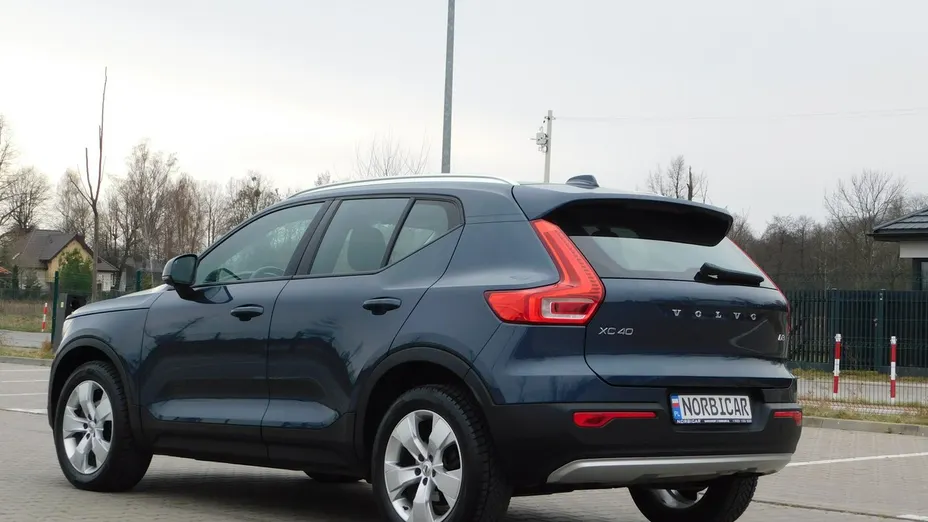 VOLVO XC40 -