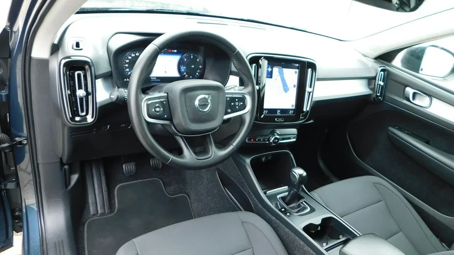 VOLVO XC40 -