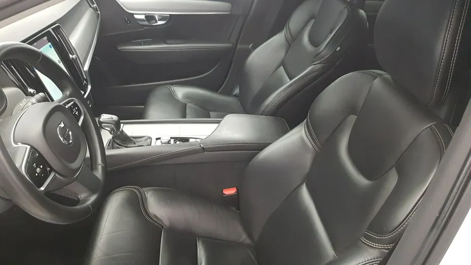 VOLVO V90 -