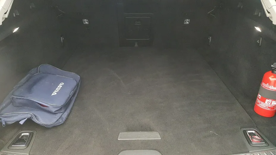 VOLVO V90 -