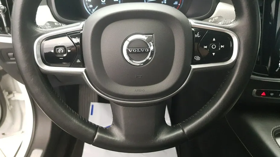 VOLVO V90 -