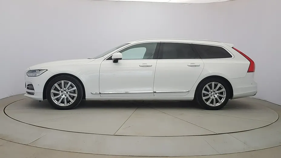 VOLVO V90 -