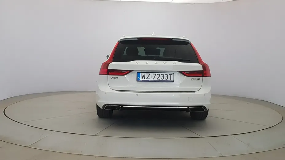 VOLVO V90 -