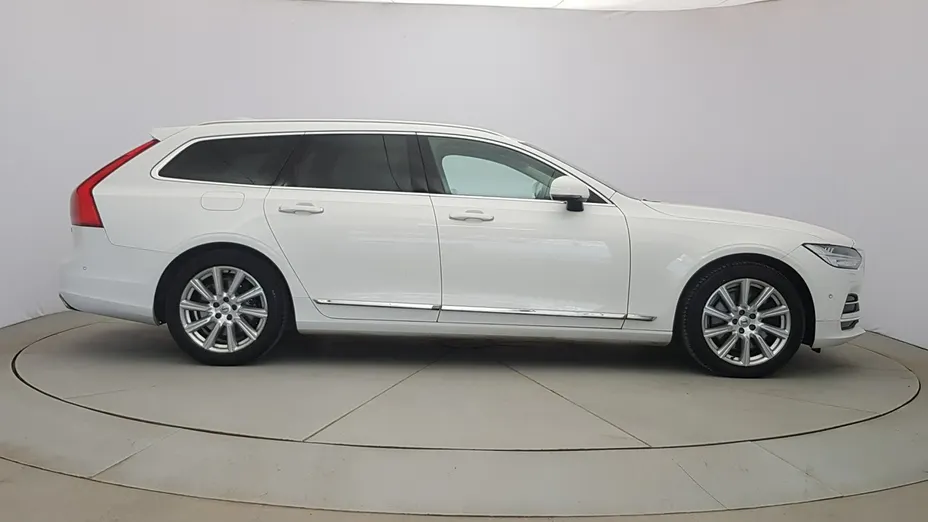VOLVO V90 -