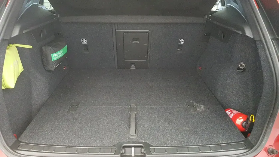 VOLVO XC40 -