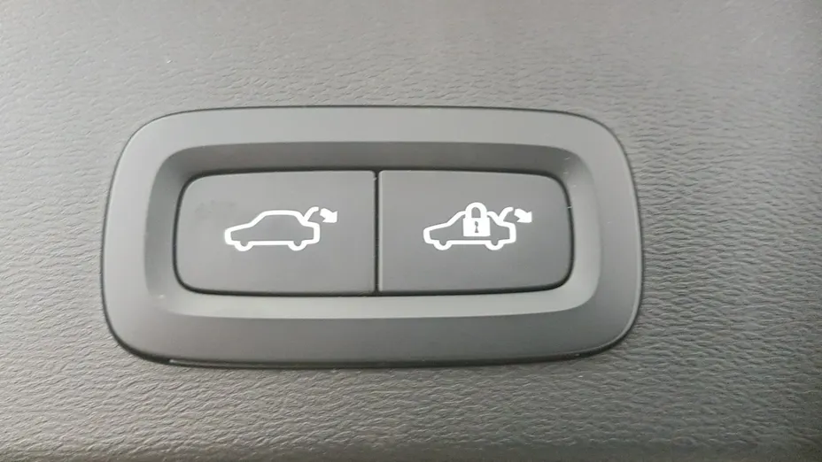 VOLVO XC40 -