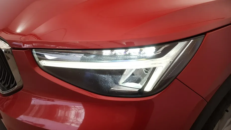 VOLVO XC40 -