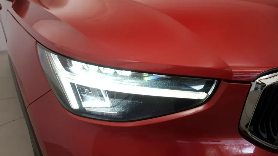 VOLVO XC40 -
