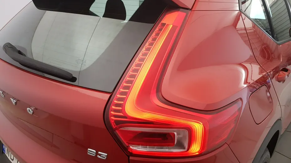 VOLVO XC40 -